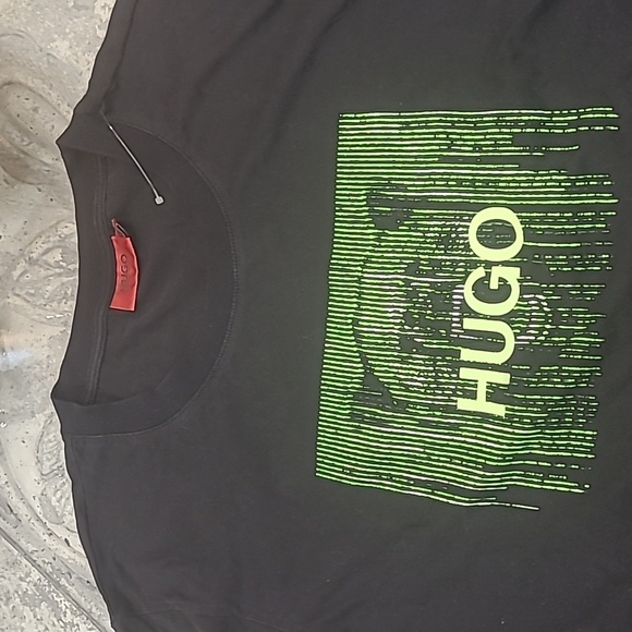 HUGO Black Crew Neck T-Shirt with Green Graphic Large - Picture 3 of 9